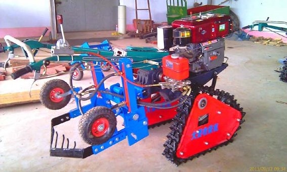 Compact structure flexible operation sweet potato harvester for sale