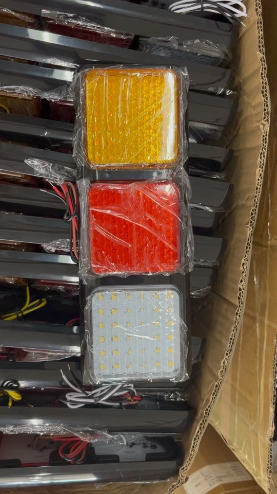 LED TRUCK LIGHT LED TAIL LIGHT LED INDICATED TRUCK LAMP