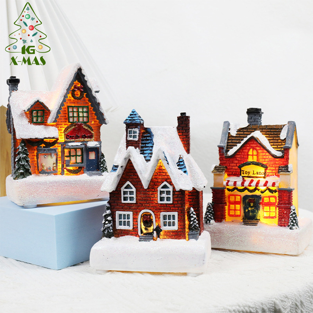 KG Xmas Source Factory Wholesale Adornos de Navidad Small LED Light Snowing Resin Village House Christmas Resin Ornaments