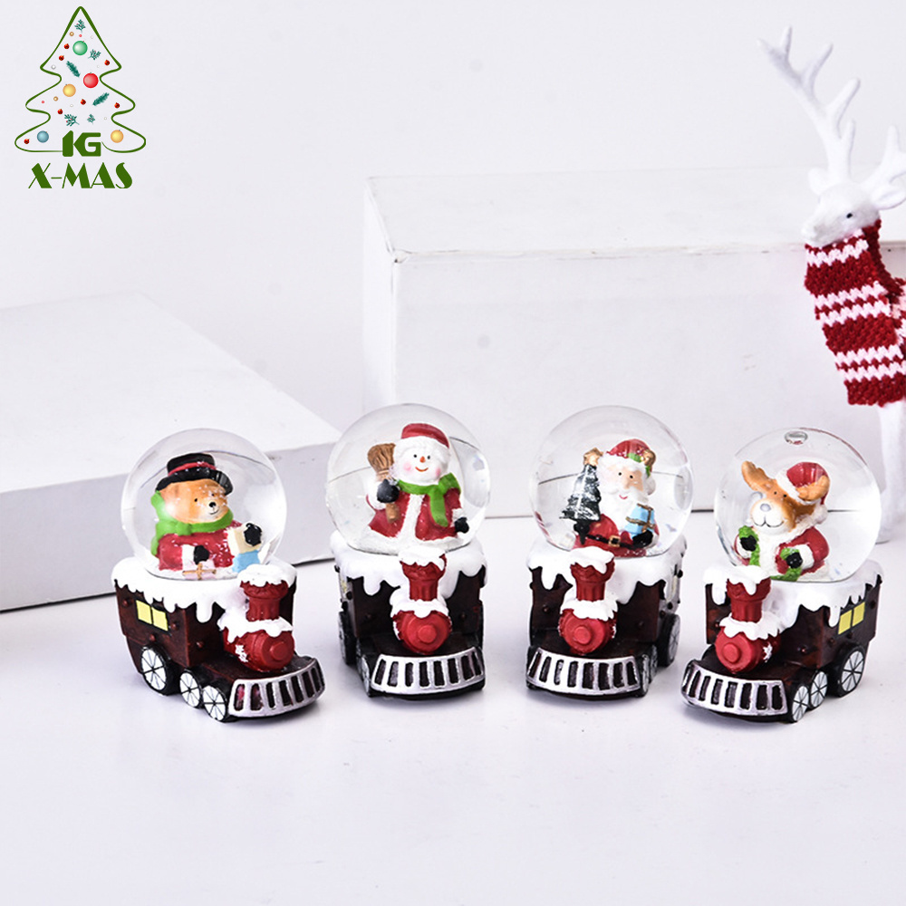 KG Xmas Factory Wholesale adornos de navidad Red Green Train Resin Glitter Musical Lights Battery Operated Christmas Snow Globe