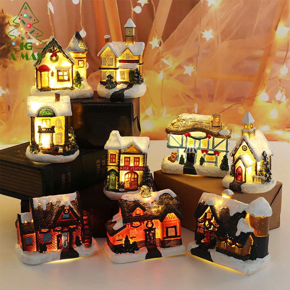 KG Xmas Source Factory Wholesale Adornos de Navidad Small LED Light Snowing Resin Village House Christmas Resin Ornaments