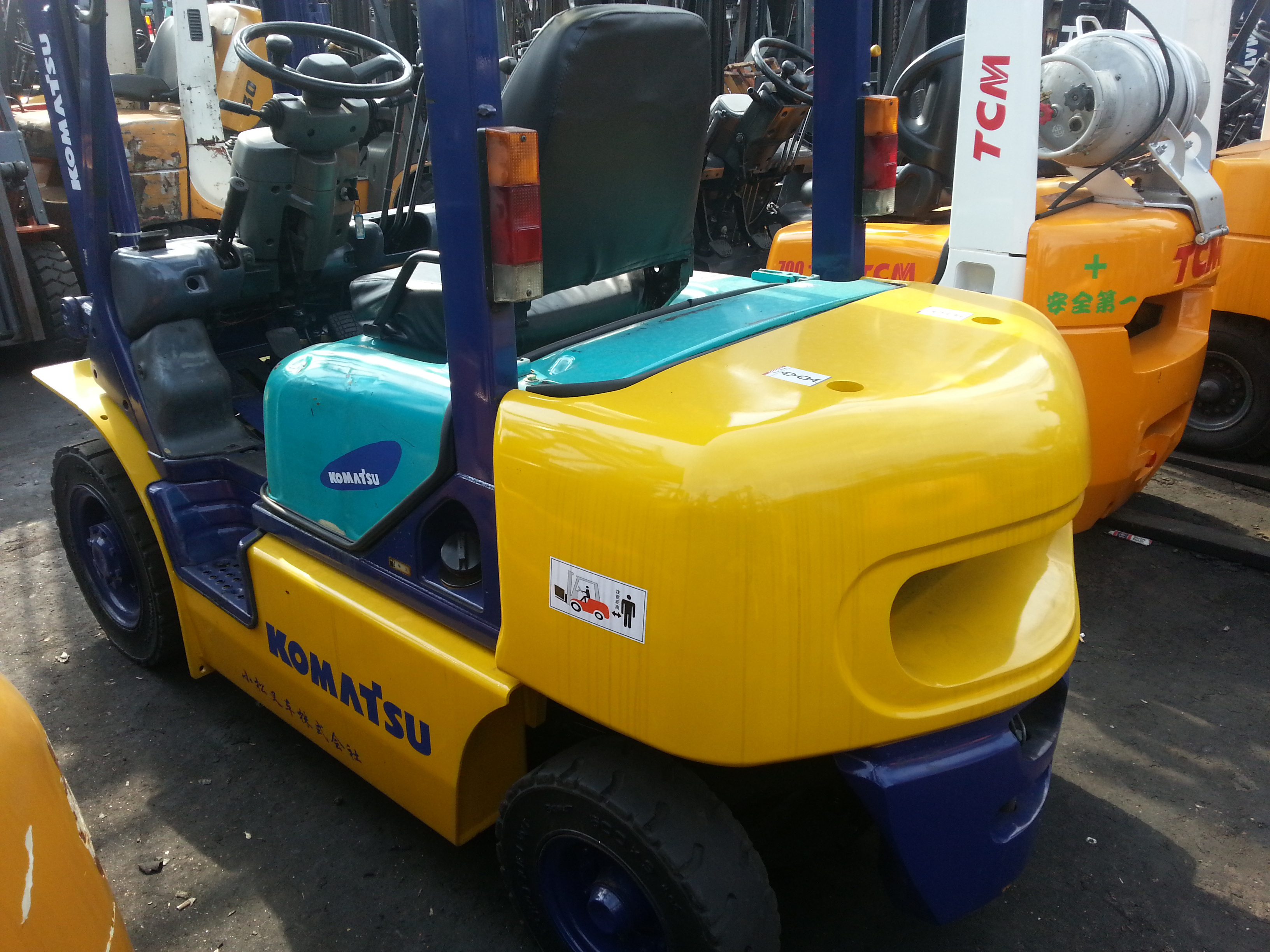 Second hand KOMATSU FORKLIFT FD30/FD80 fd30 forklifts/Cheap 3ton Forklift for sale in Shanghai