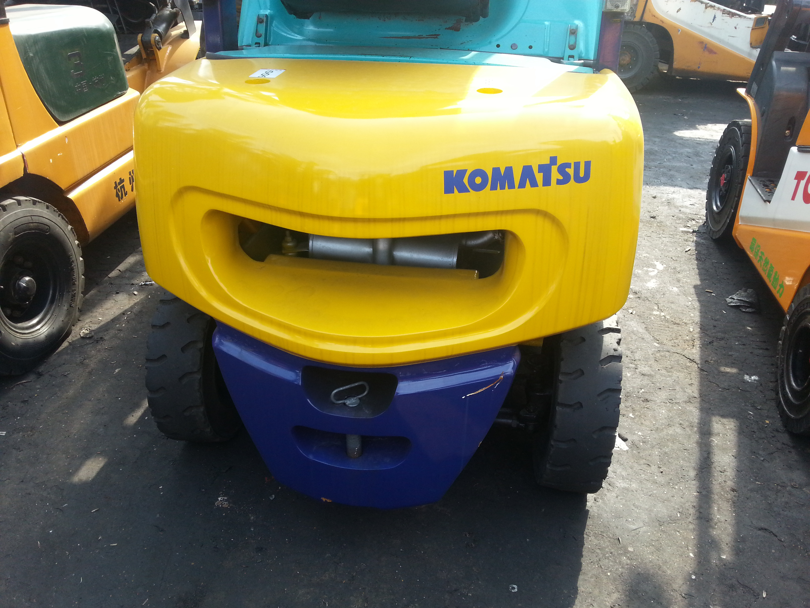 Second hand KOMATSU FORKLIFT FD30/FD80 fd30 forklifts/Cheap 3ton Forklift for sale in Shanghai