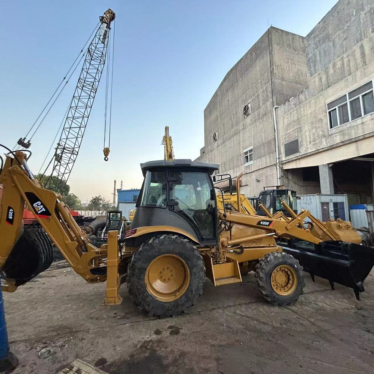 Used medium original engine backhoe loader Caterpillar CAT420F have reliable quality and durable with good price on construction