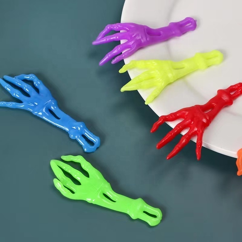 Hot Selling Stretchy Halloween Sticky Tpr Ghost Hand Finger Stretchy Slingshot Toy For Kid