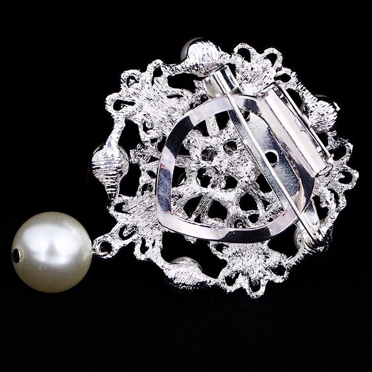 New Fashion Clear Shiny Rhinestone Crystal Hollow Out Flower Charming Imitation Pearl Brooch Pins for Bridal Wedding Jewelry