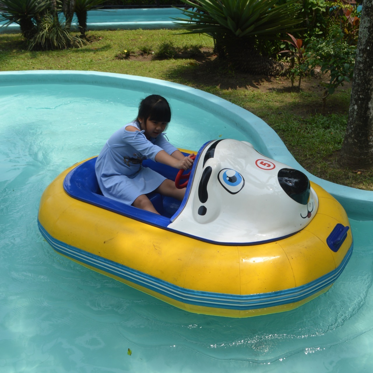 New style electric water inflatable battery powered bumper boat with coin operated system