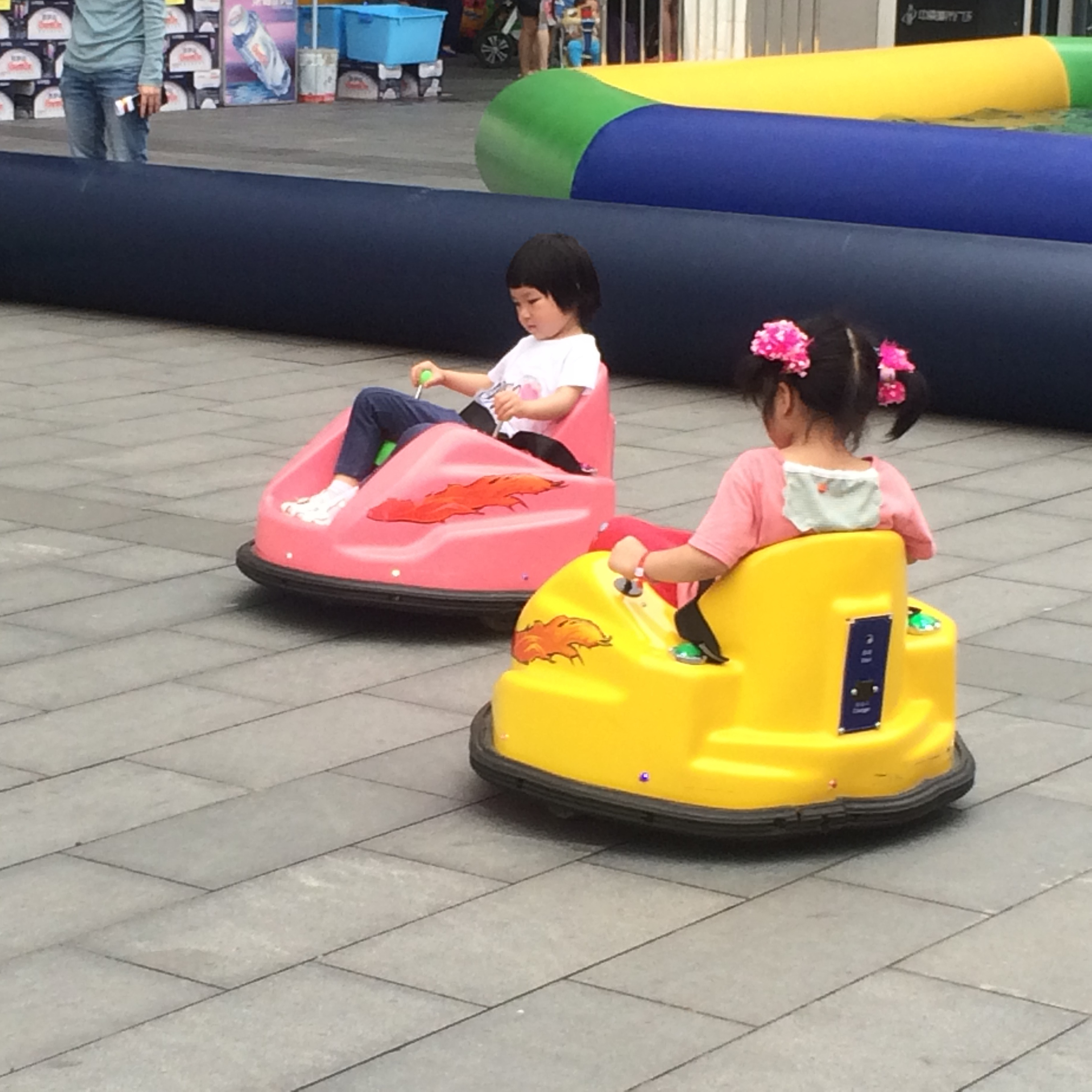 High Quality Customized Style Strong Fiberglass Electric Mini Dodgem Bumper Car for Kids