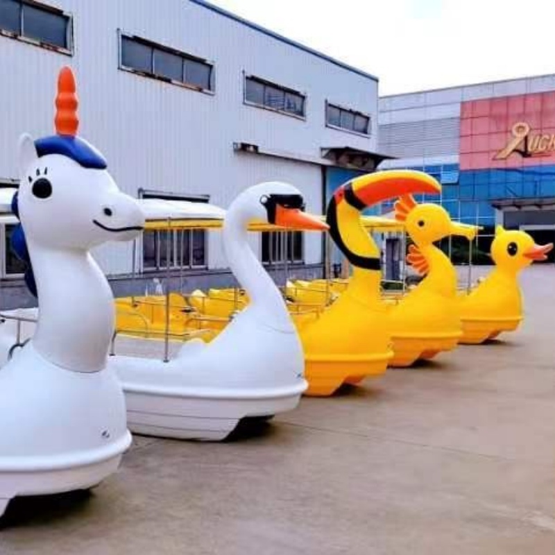 Factory price sea lake outside electric yellow duck 6 person water duck pedal boat