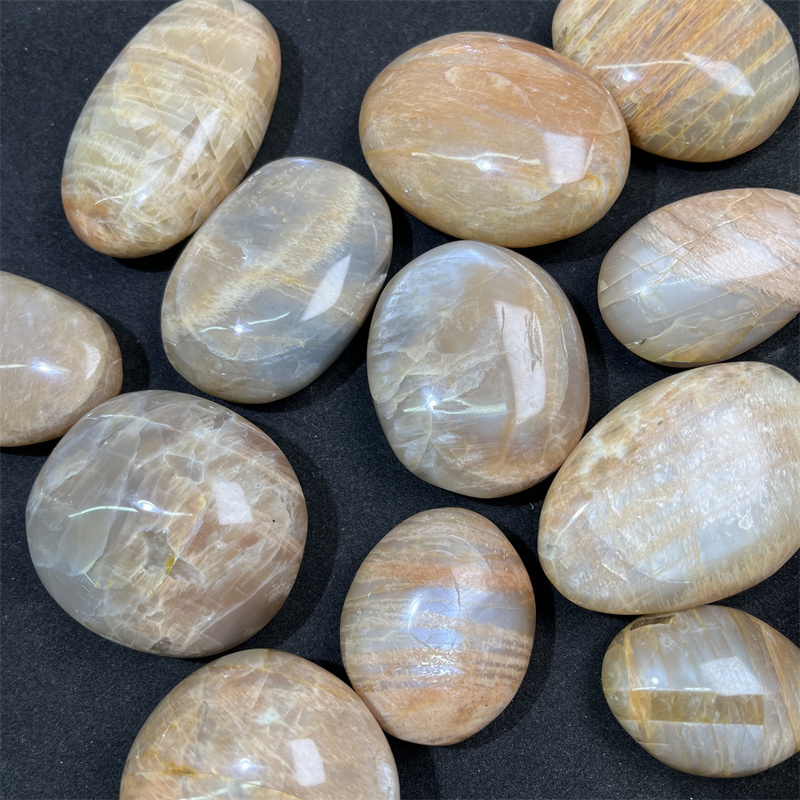 Wholesale Crystals Stones Fengshui High quality Orange Moon Stone Palm Stone For Gift