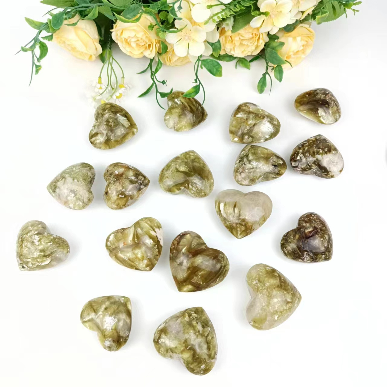 Natural Golden Lepidolite Mica Puffy Heart Yellow Mica Semi-Precious Stone For Fengshui