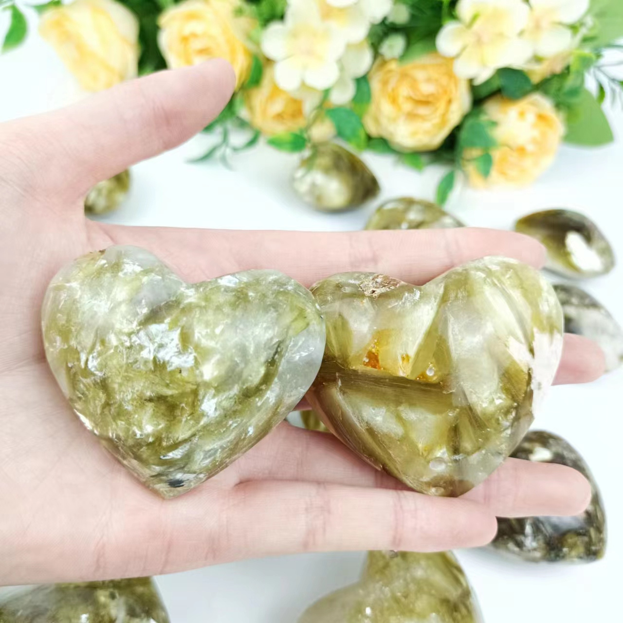 Natural Golden Lepidolite Mica Puffy Heart Yellow Mica Semi-Precious Stone For Fengshui