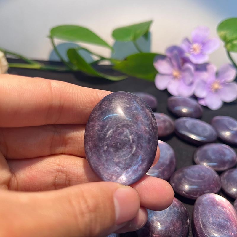 New Arrival Natural Crystal Craft Healing Stones Purple Mica Palm for Decoration