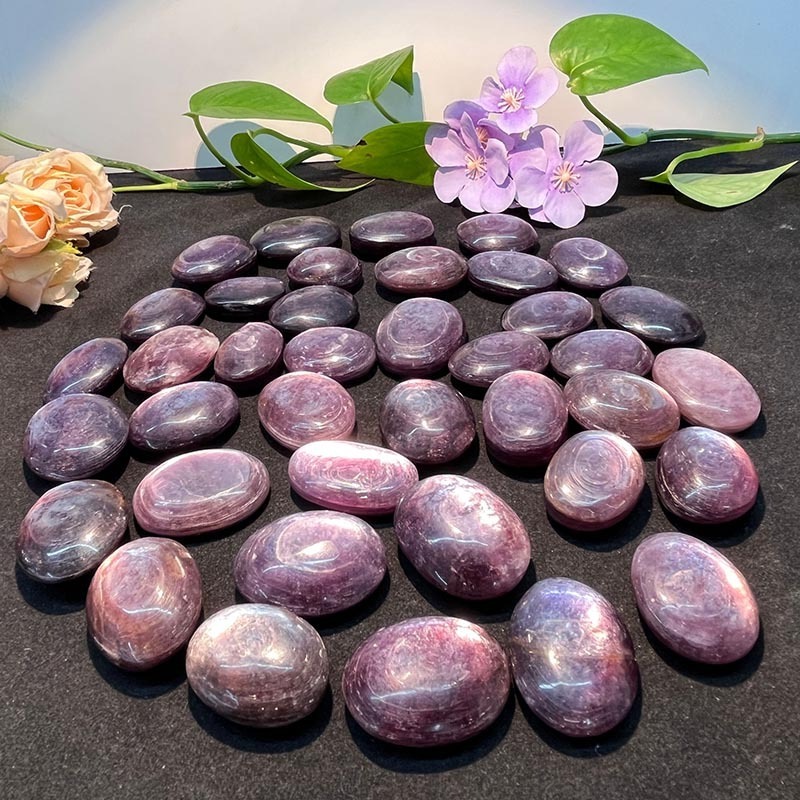 New Arrival Natural Crystal Craft Healing Stones Purple Mica Palm for Decoration