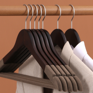 New design luxury wooden clothes hanger coat hanger wholesale anti slip velvet bar