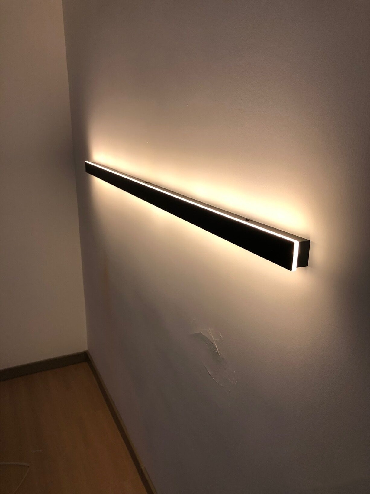 Innovation linear LED wall light COB long wall mounted lamp for exterior porch garden decoration