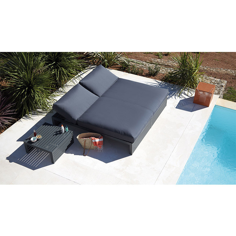 2022 Contemporary aluminium garden furniture set swimming pool double chaise lounge