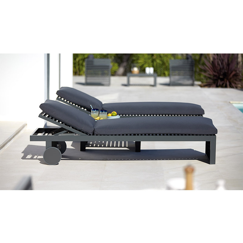 2022 Contemporary aluminium garden furniture set swimming pool double chaise lounge