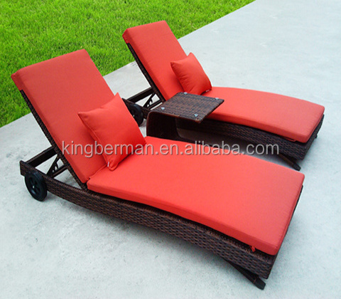 Outdoor Wicker Chaise Lounge Double Rattan Sun Lounge with Wheel Beach Chair