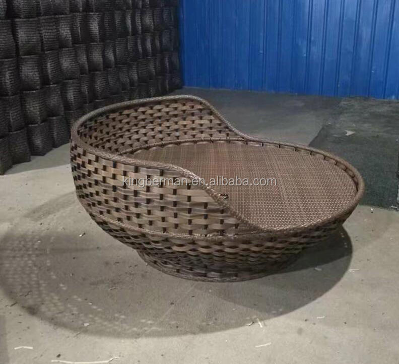 Top Quality Garden Furniture Outdoor Rattan Round Daybed Hanging Bed Outdoor Swing Sets