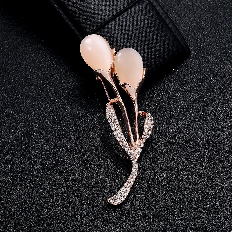 Luxury Fashion Ladies Brooch Cat's Eye Pearl Rhinestone Brooch Clothes Accessories