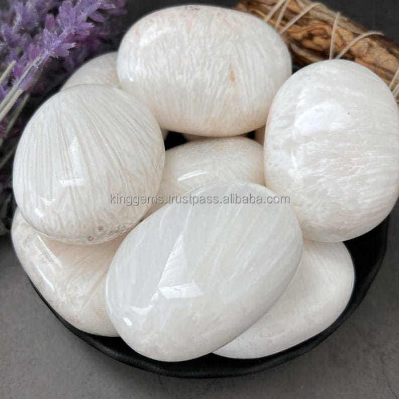 NATURAL HIGH QUALITY SCOLECITE PALMSTONE CRYSTAL SCOLECITE POLISHED PALMS FOR REIKI HEALING MEDITATION SEMI PRECIOUS STONE PALM