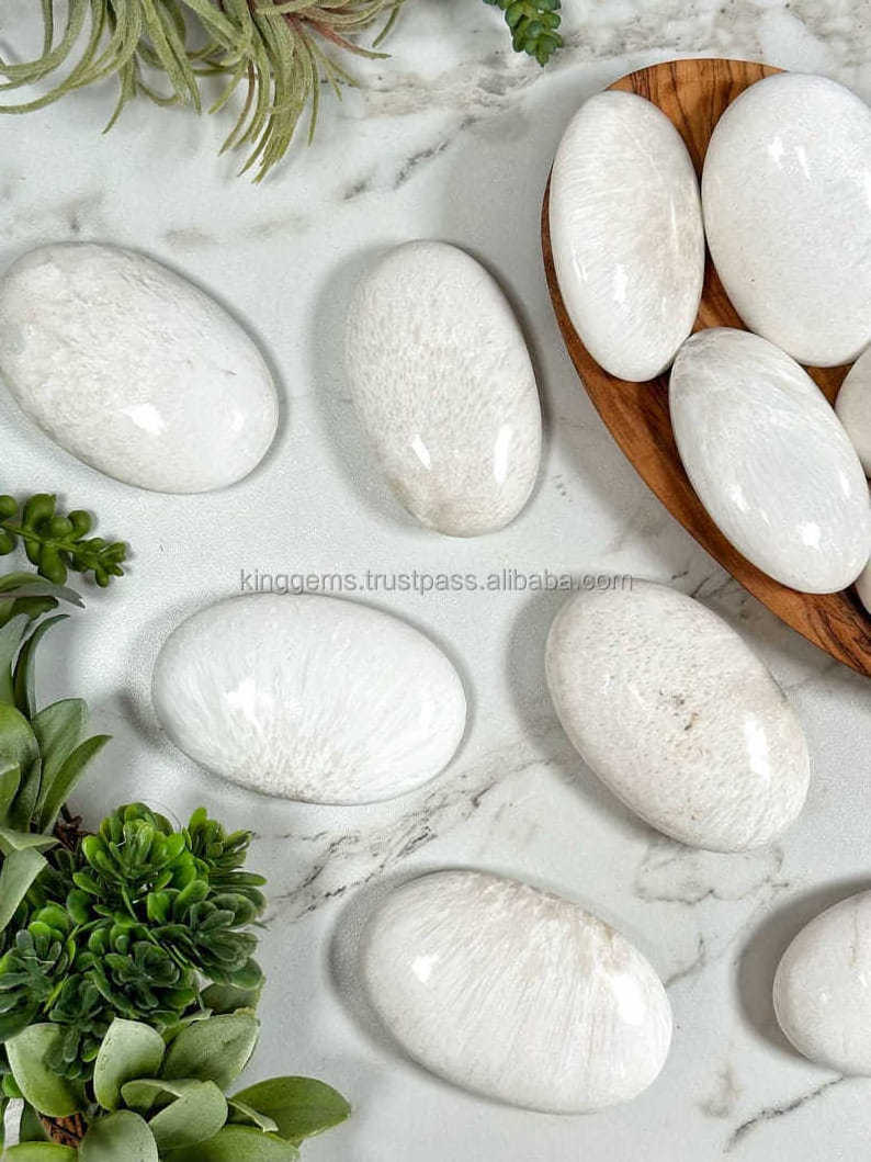 NATURAL HIGH QUALITY SCOLECITE PALMSTONE CRYSTAL SCOLECITE POLISHED PALMS FOR REIKI HEALING MEDITATION SEMI PRECIOUS STONE PALM