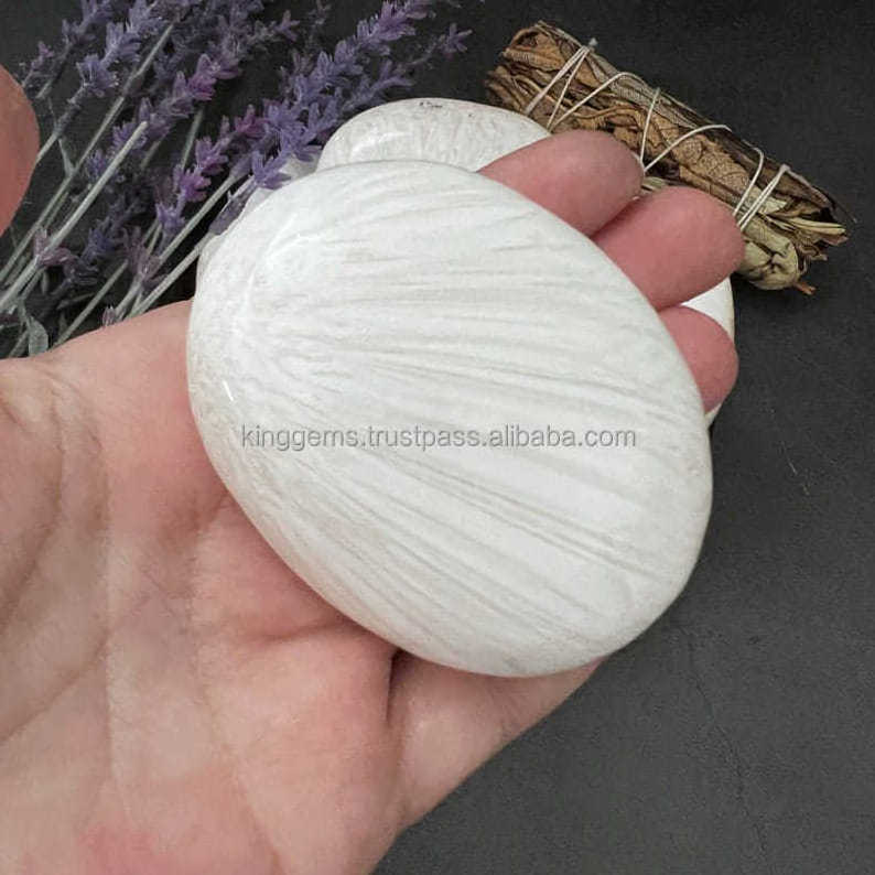 NATURAL HIGH QUALITY SCOLECITE PALMSTONE CRYSTAL SCOLECITE POLISHED PALMS FOR REIKI HEALING MEDITATION SEMI PRECIOUS STONE PALM