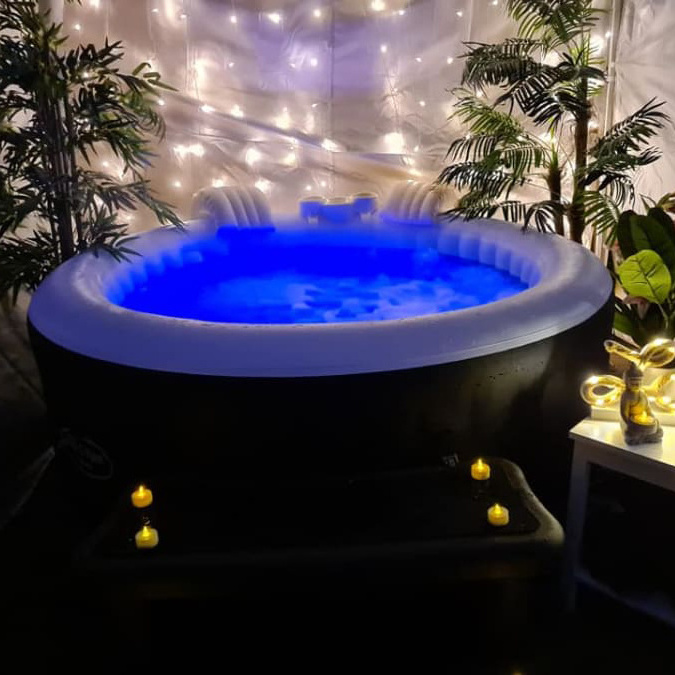 Round Shape Inflatable Outdoor Spa Hot Tub Adjustable Temperature High Quality Spa Hot Tub For Sale