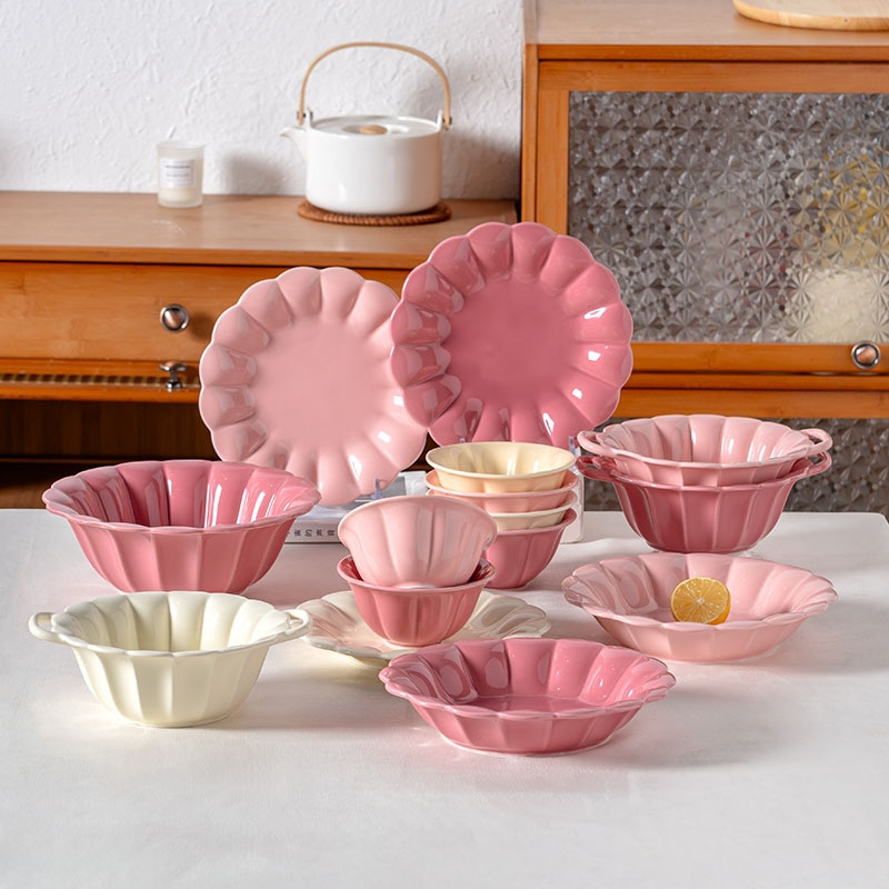 New Designed Birthday Party Colourful Flower Shape Tableware Set Ceramic Bowls and Plates