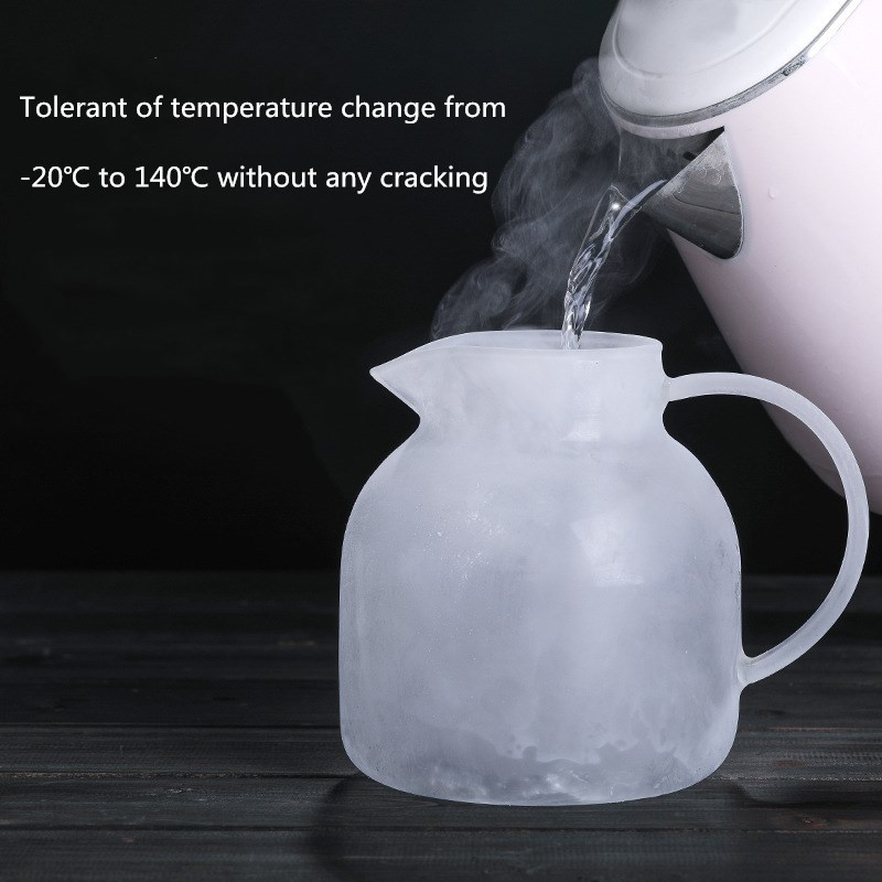 Wholesale Heat Resistant Large Borosilicate Glass Water Jug With Stainless Steel Lid Handle for Hot/Cold Water Juice Tea Milk