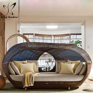 Hot sale rattan outdoor furniture wicker sun chaise lounge beach day bed with canopy