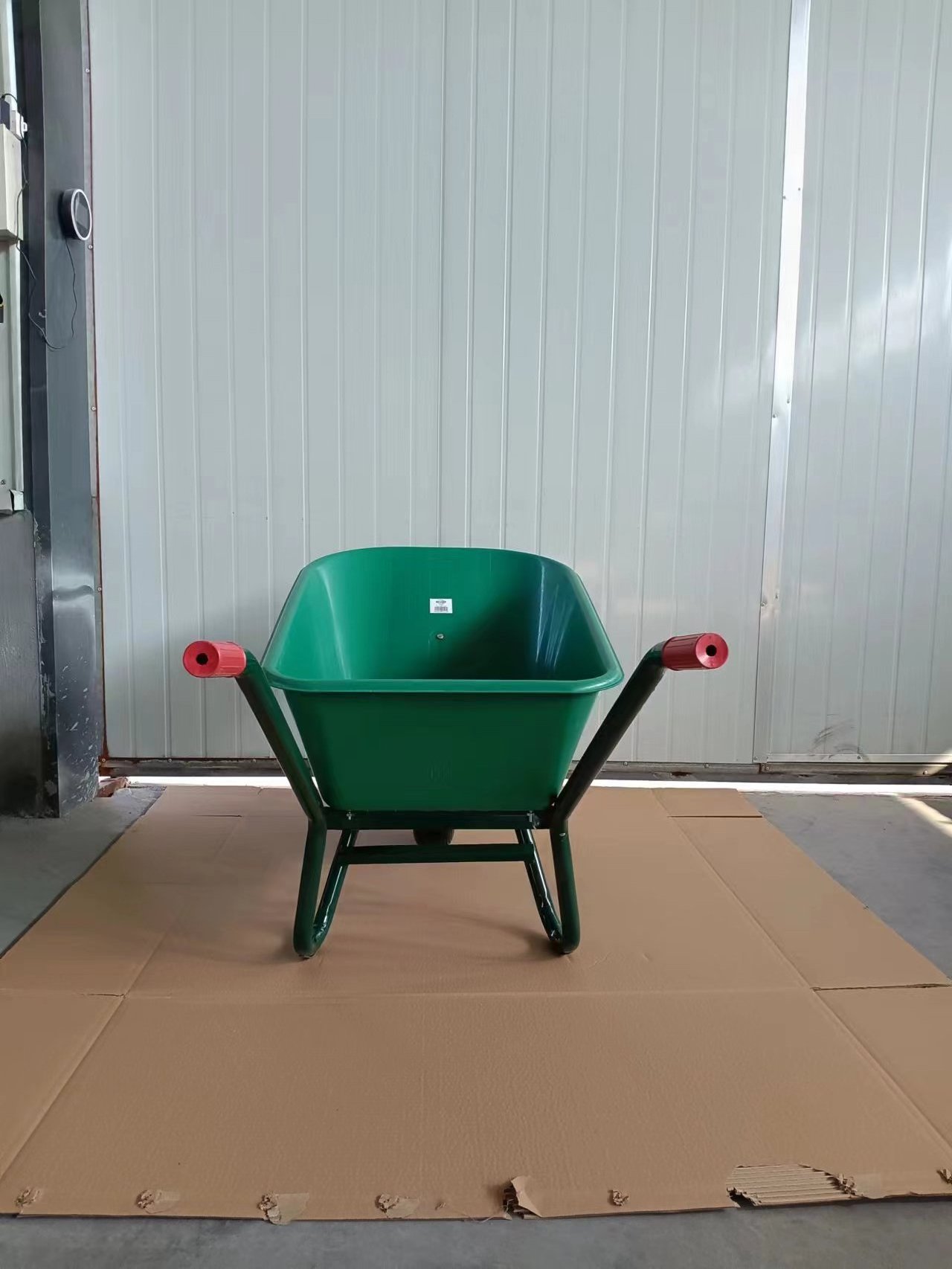 110L Garden wheelbarrow