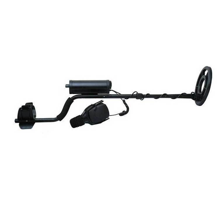 Outdoor Treasure Hunters Use Stable Industrial Metal Detectors To Locate Metal Detectors Handheld Metal Detectors