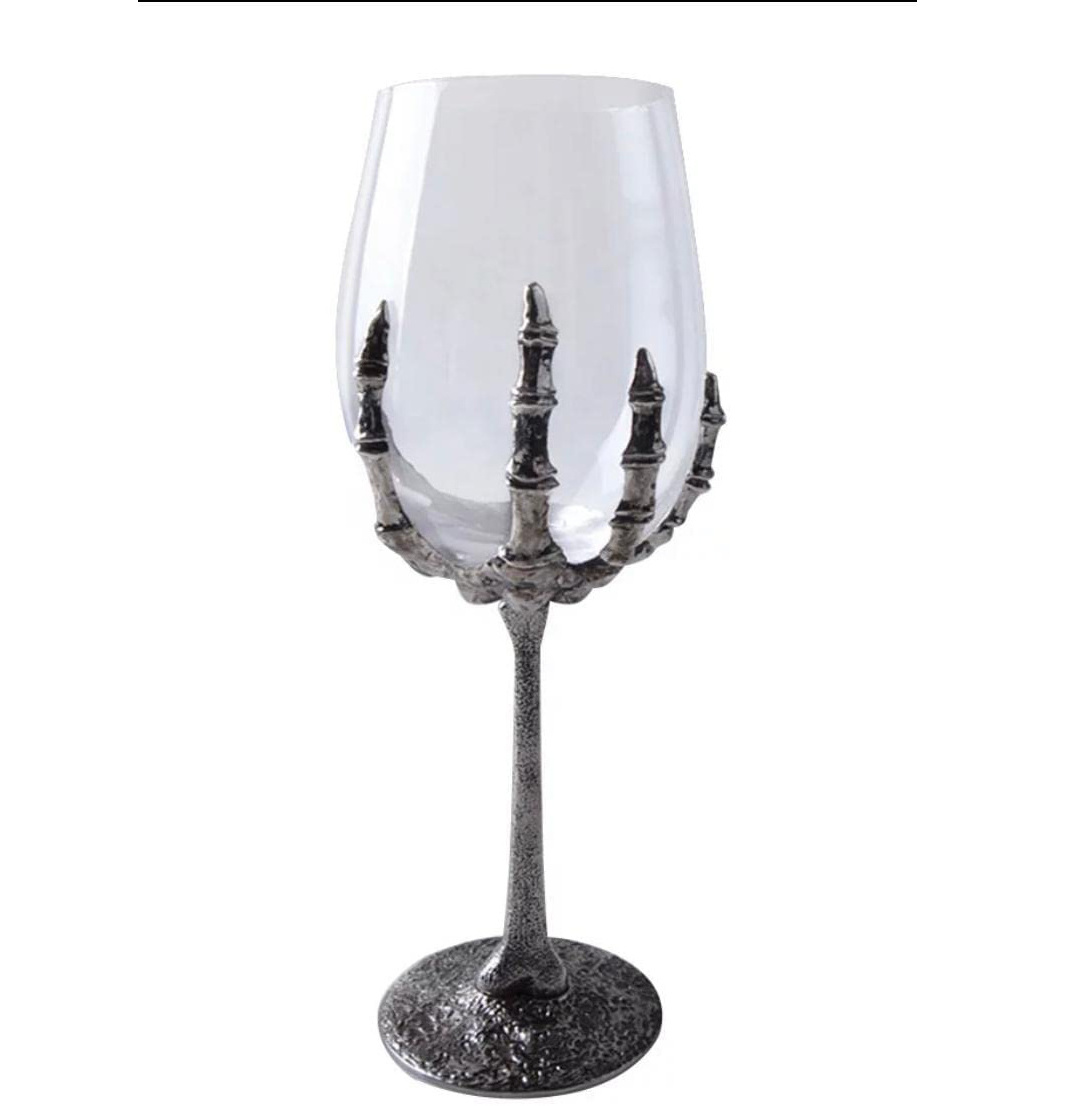 Custom Halloween Metal Skeleton Hand goblet Wine Glass Luxury Retro Vintage Unique Wine Glasses  Wholesale