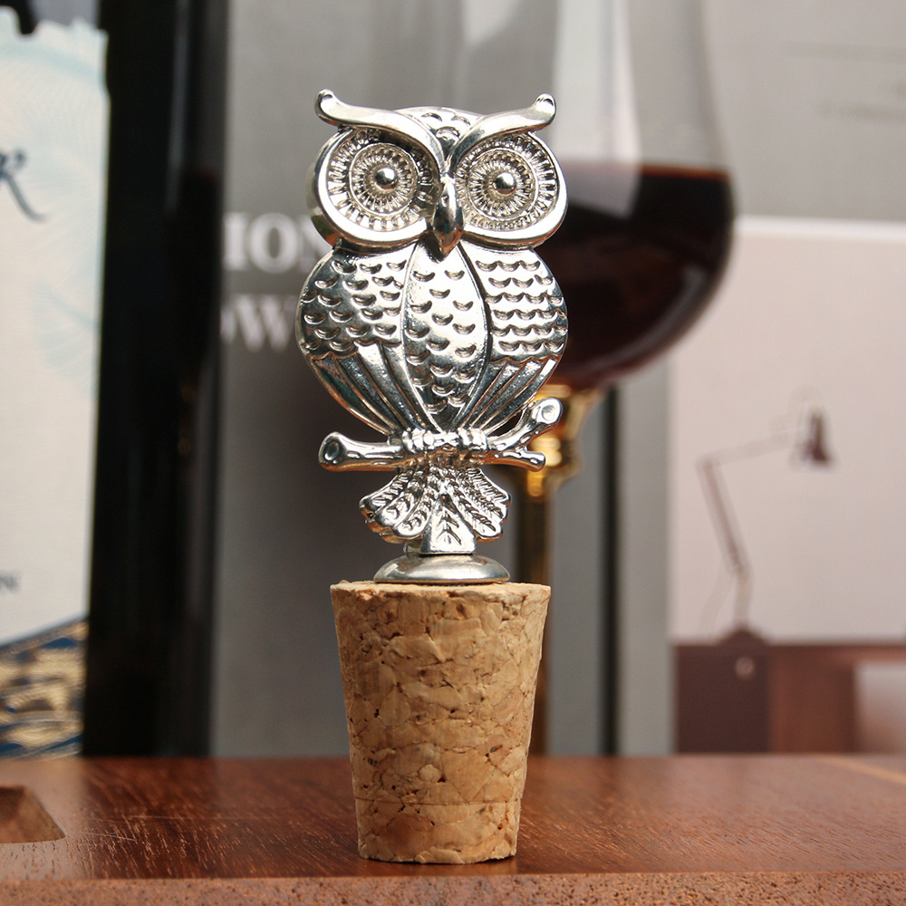 Custom wine cork bottle cap stopper Mini Wooden Glod Pink Vinc Cat Wine Cork Mix With Figurine