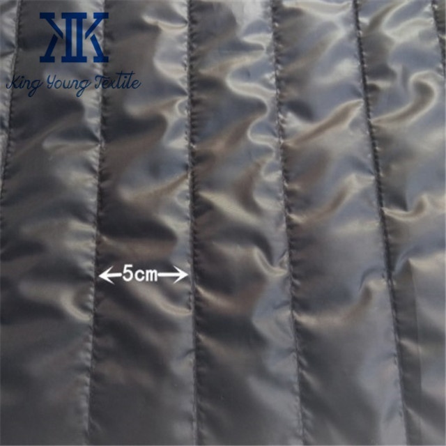 single faced black quilted fabric / polyester wadding quilted thermal fabric / padded puffer fabric