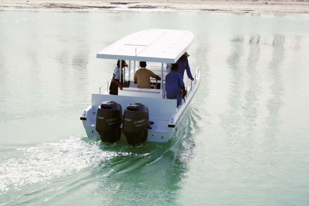 High-Quality Durable 27 FT Fiberglass Passenger Boat Factory Direct with reliable powerful Engine