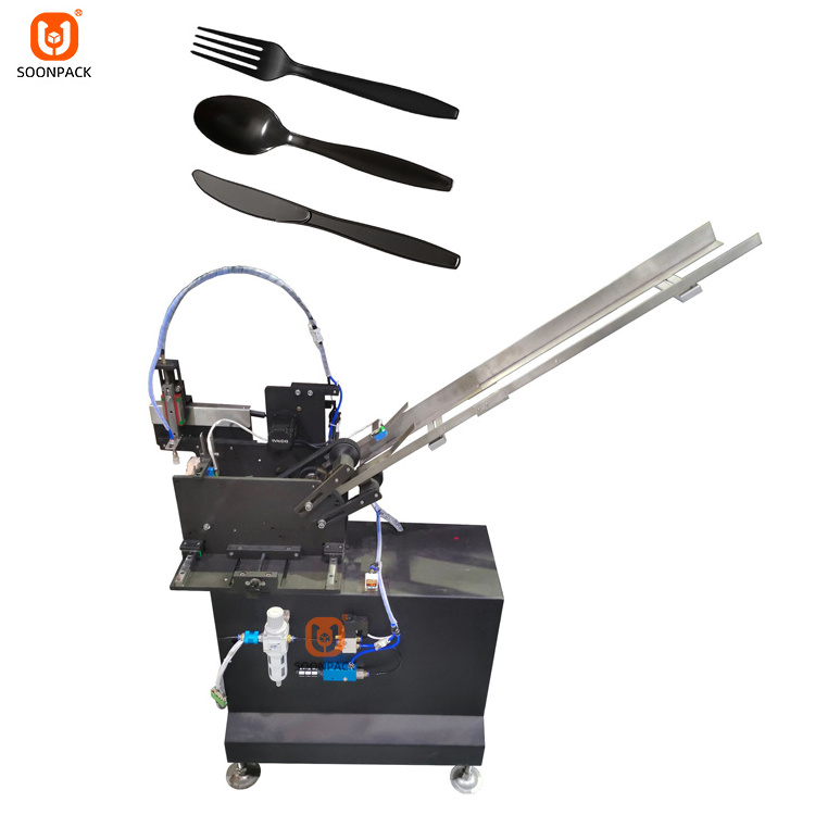 Disposable Plastic Wooden Spoon Fork And Knife packing machine Automatic Cutlery Set With Napkin Wrapping Machine