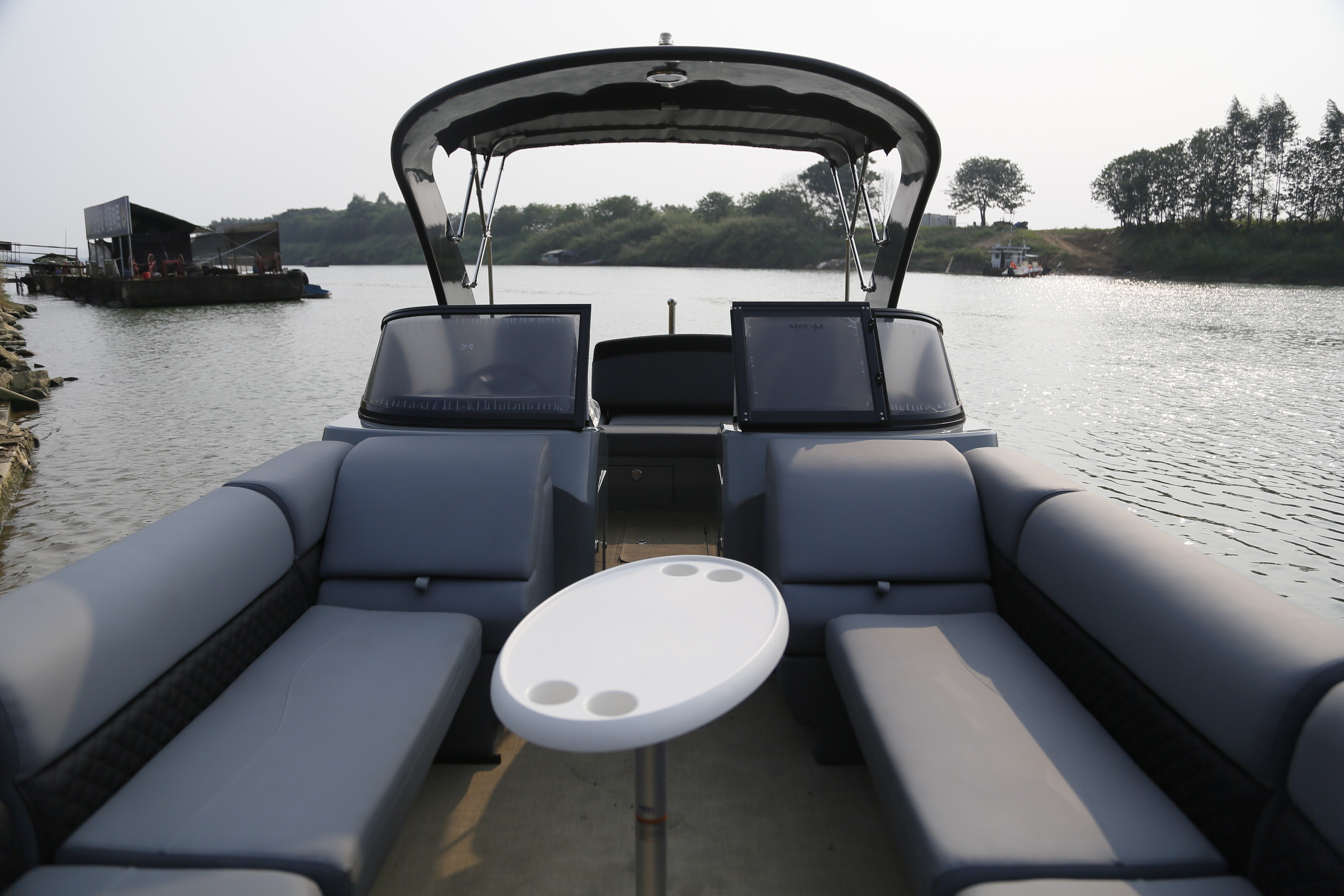 Kinocean New 27ft Fiberglass Tritoon Sport Pontoon Boat Made in Vietnam for Sale