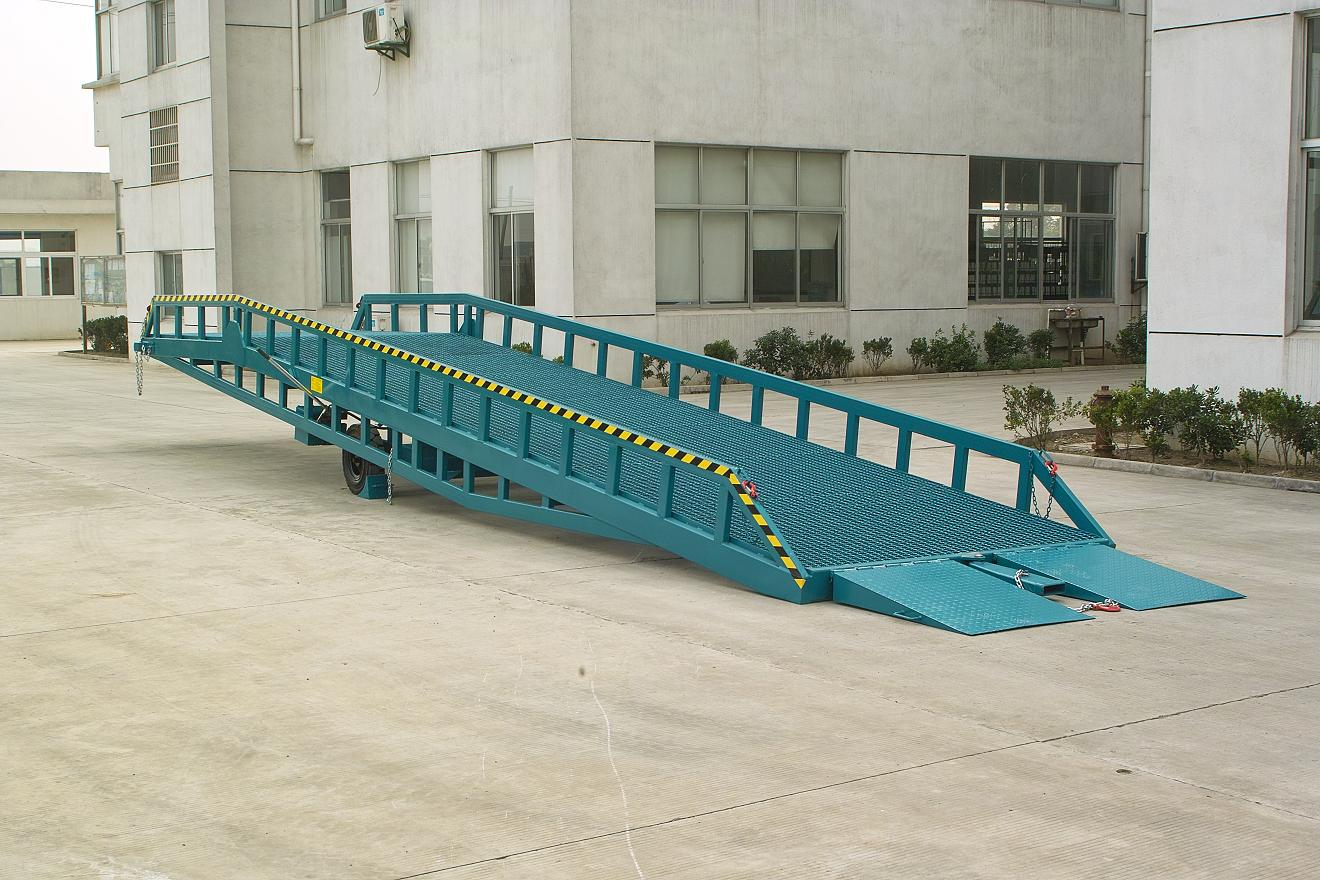 Adjustable Mobile 5-15t Warehouse Yard Hydraulic Mobile Container Load Loading Ramp