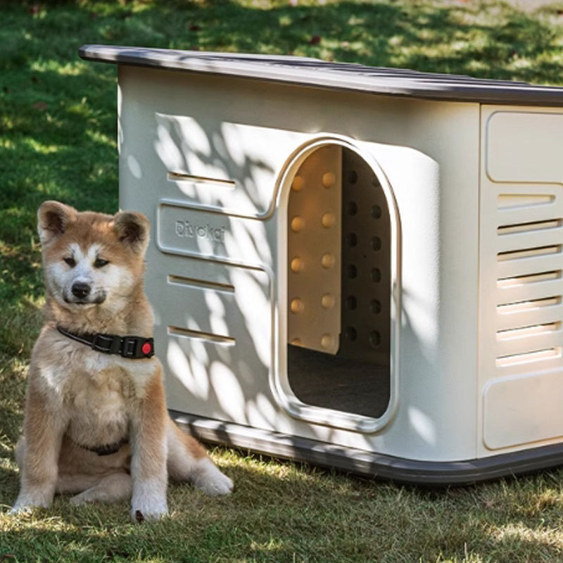 Easy-Clean Modern Outdoor XL Plastic Dog Kennel with Roof