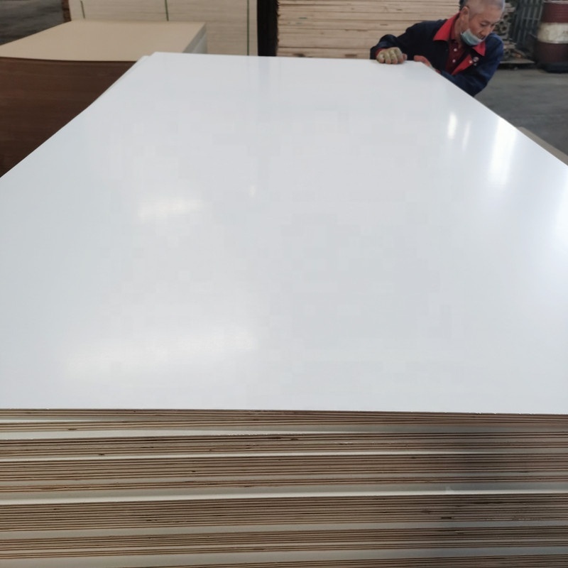 Wholesale high quality laminated melamine plywood sheet 18mm white glossy furniture grade plywood cheap price for foreign market