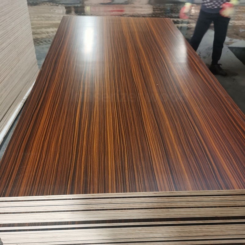 Wholesale high quality laminated melamine plywood sheet 18mm white glossy furniture grade plywood cheap price for foreign market