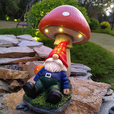 Gnome Garden Figurines Outdoor Decorations Resin Garden Statue With Solar LED Lights For Patio Yard Lawn