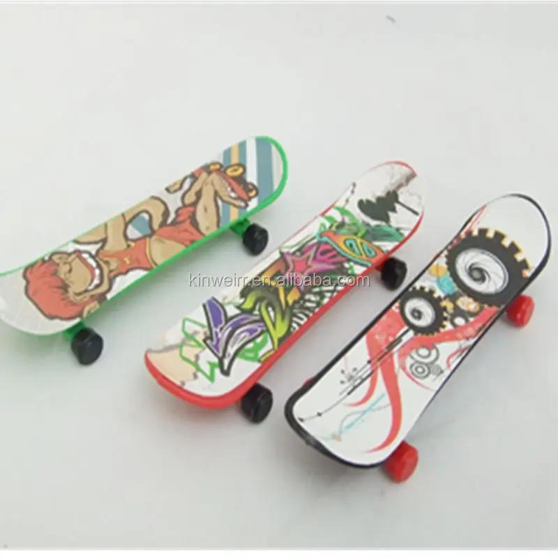 Customized new product creative fingertips, plastic tabletops pressure reducing decks skateboards finger joint games ice skating