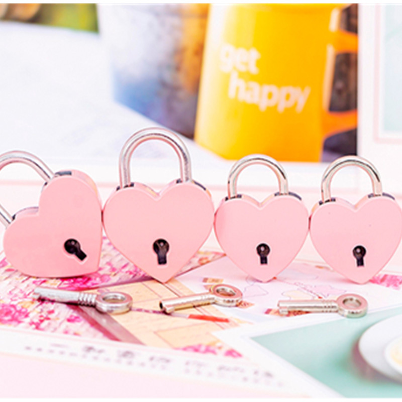 Factory direct selling  Box accessories pink love lock