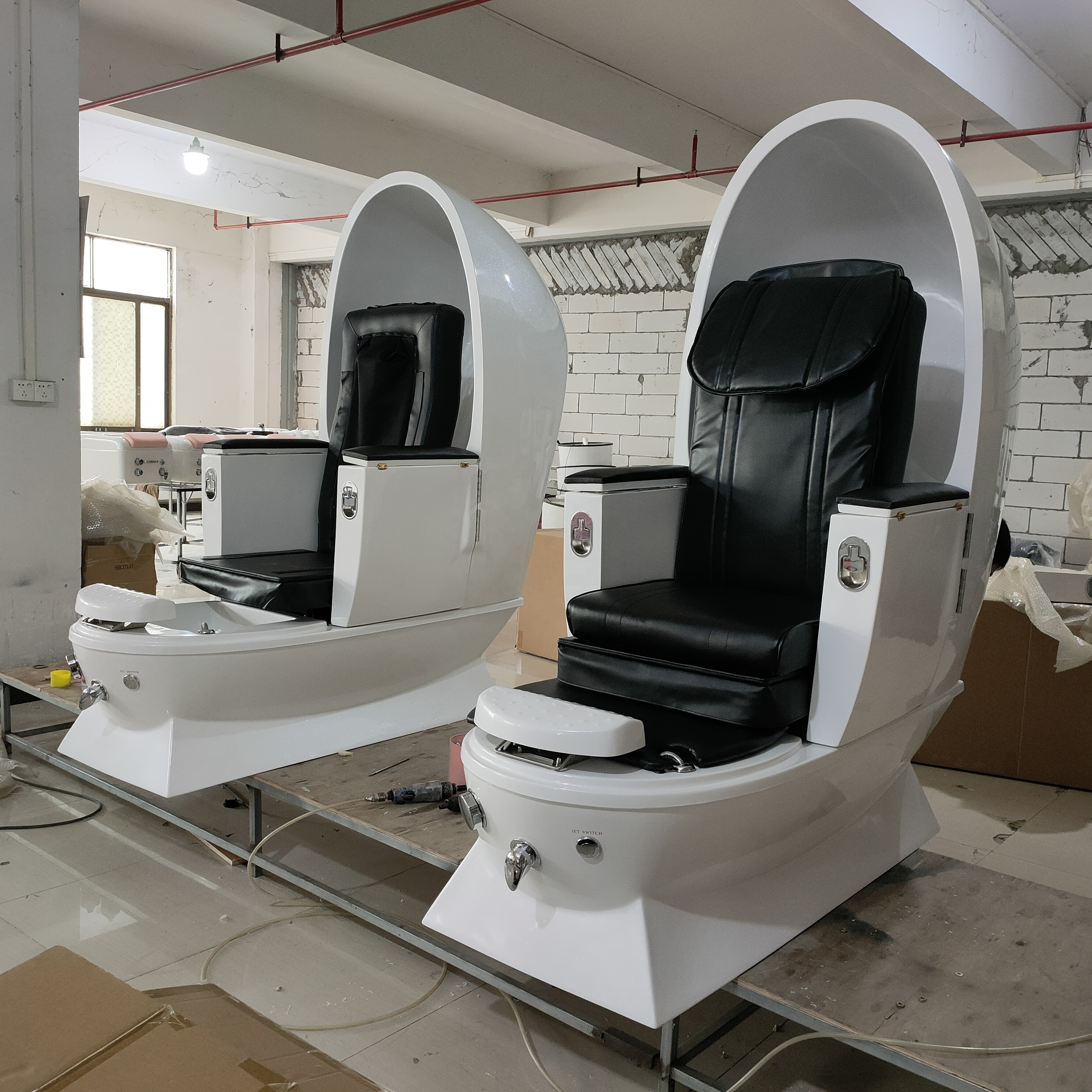 Kisen 2024 wholesale luxury beauty salon modern black top sales foot spa human touch massage t4 spa egg shape pedicure chairs