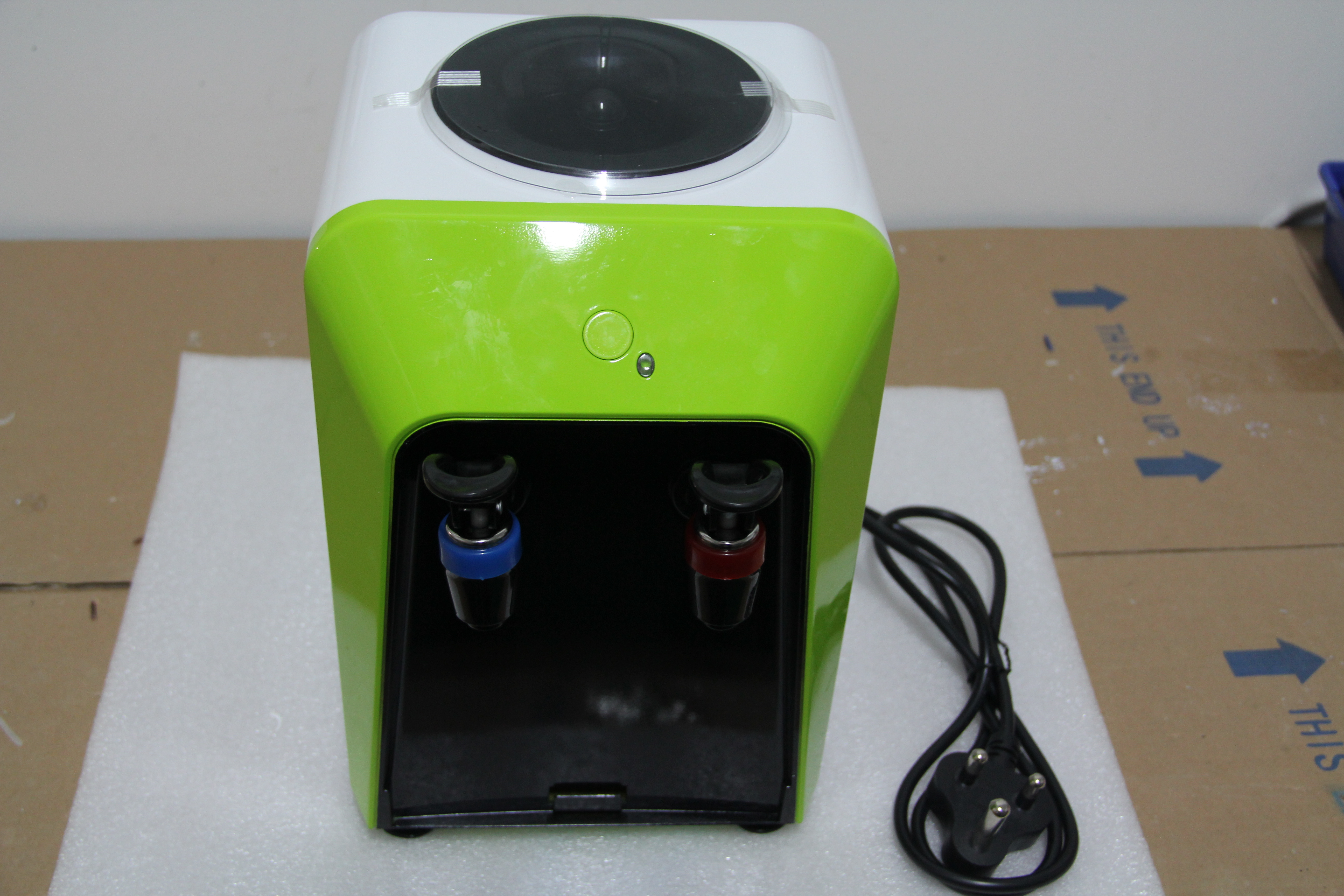 Hot sale desk top mini water dispenser cooler