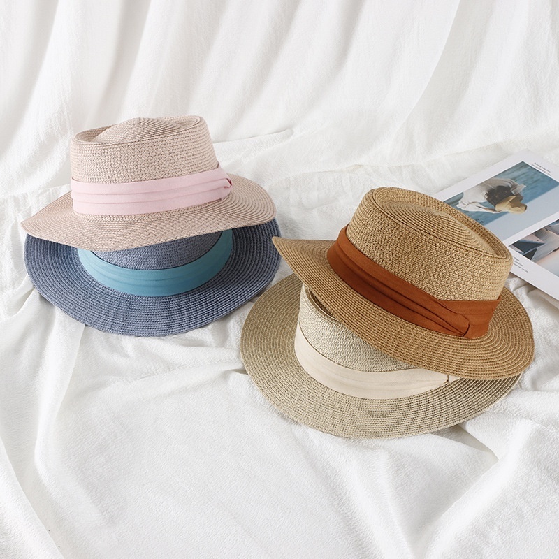 2023 New Fashion Summer female straw hat British new Hepburn style hat for lady French ribbon concave top hat